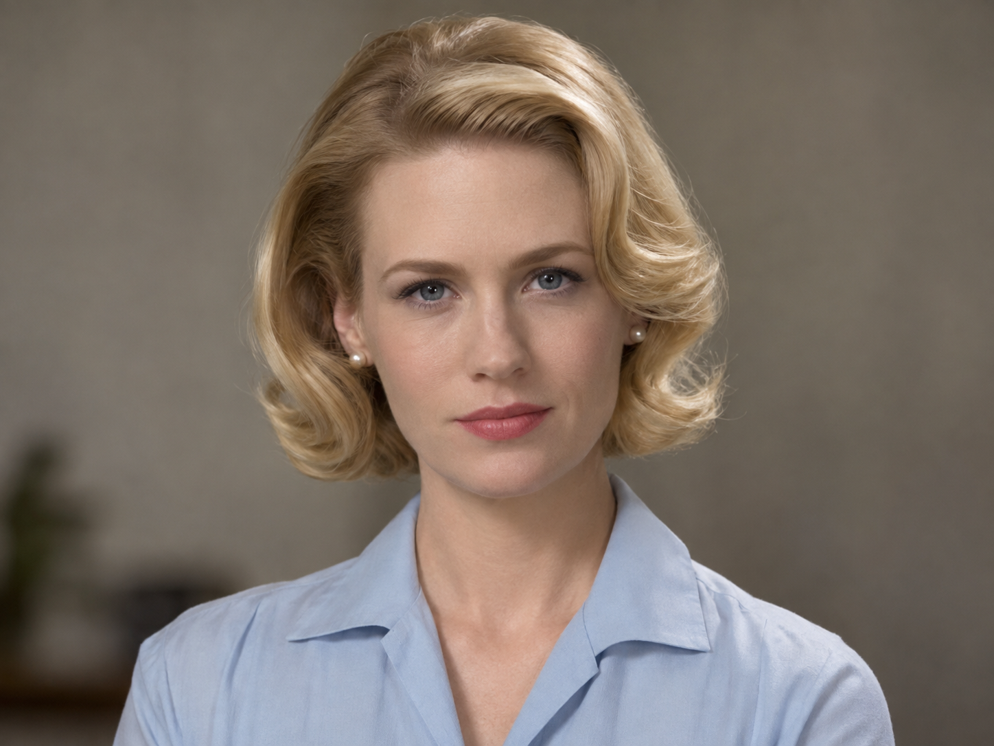 Portrait of January Jones as Betty Draper in Mad Men.